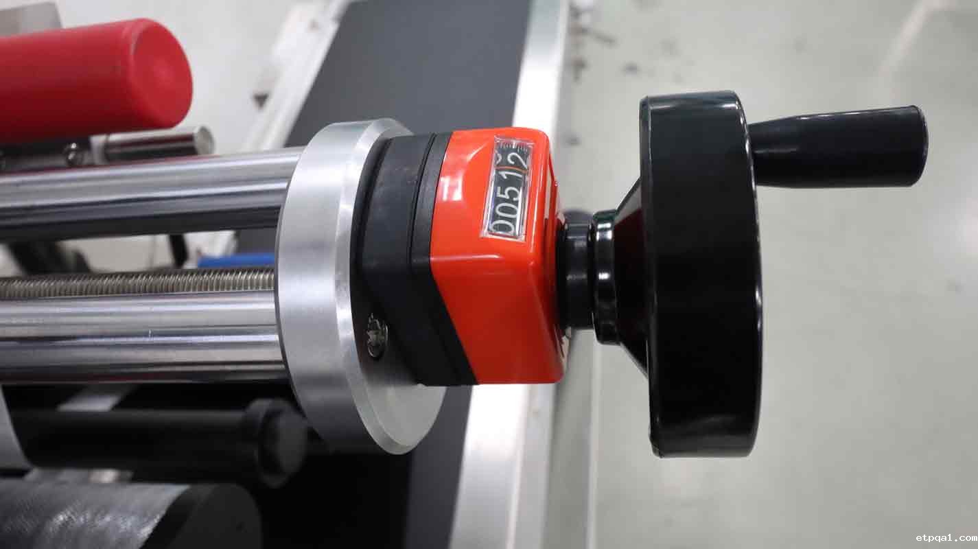  探秘全自动高速分卡贴标机,领略工业高效之美