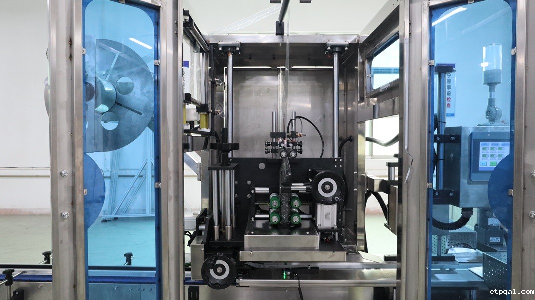  为什么越来越多厂家选电热收缩套标机?3大优势解析