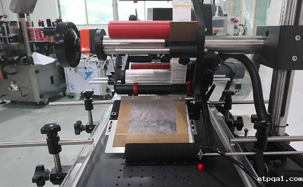 贴标机：提升产品价值的自动化利器